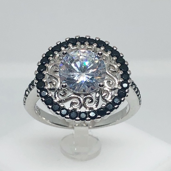 Beautiful sterling silver black spinel ring - Picture 4 of 6